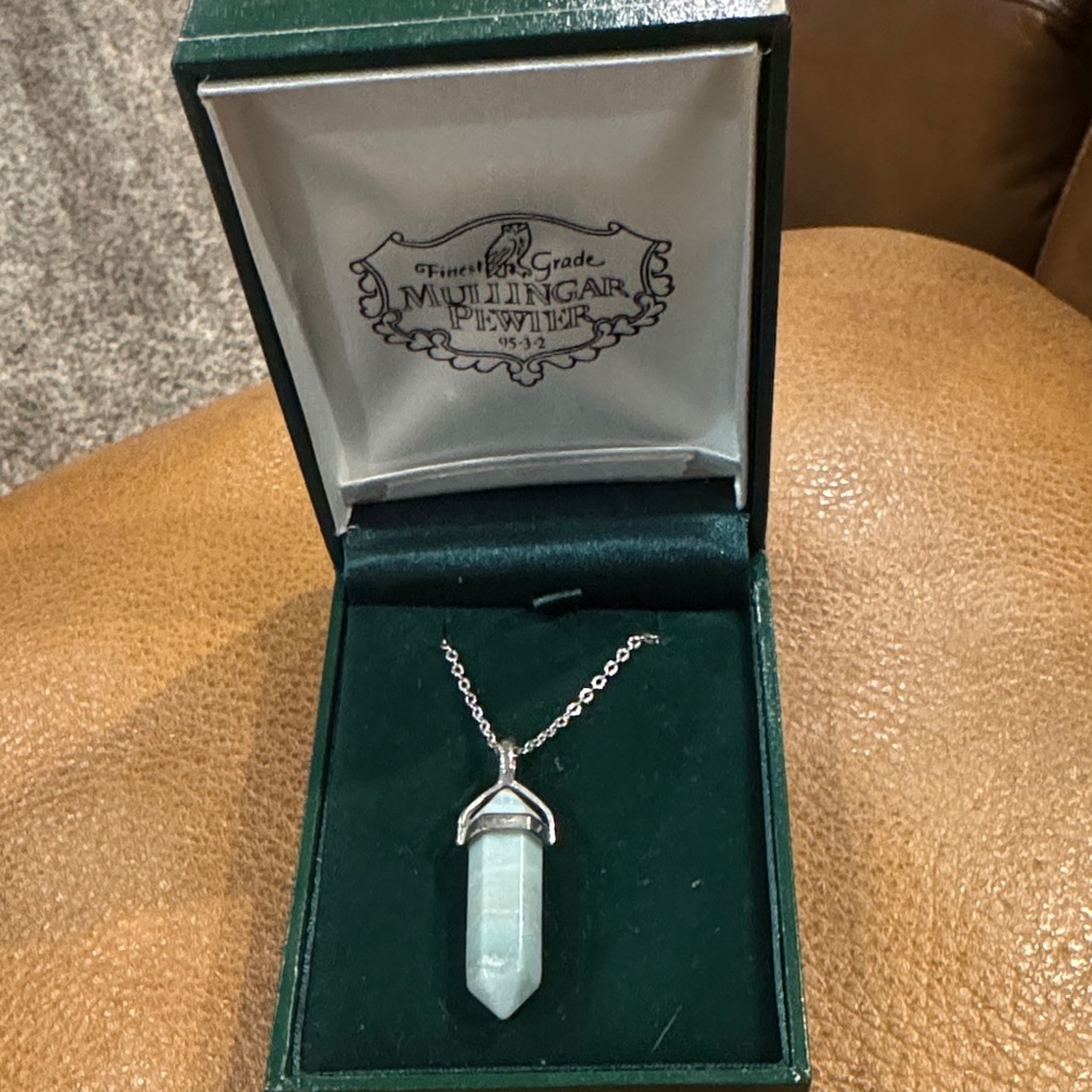 Women's necklace